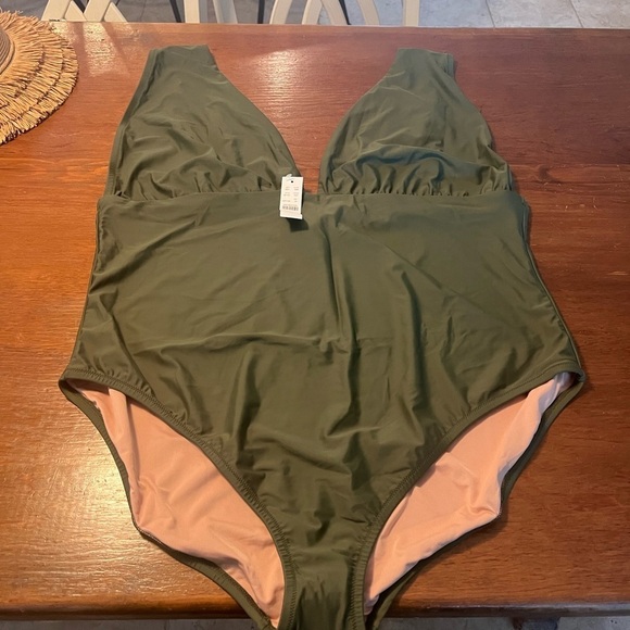 J. Crew V-Neck Plunge One-Piece Swimsuit in Safari Green Plus Size 24 Plus NEW - Picture 2 of 13
